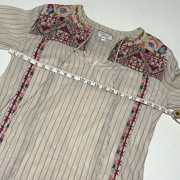 Johnny Was Chrysalis V-Neck Striped Cotton Blouse Embroidered Cream Medium EUC - Picture 9 of 15